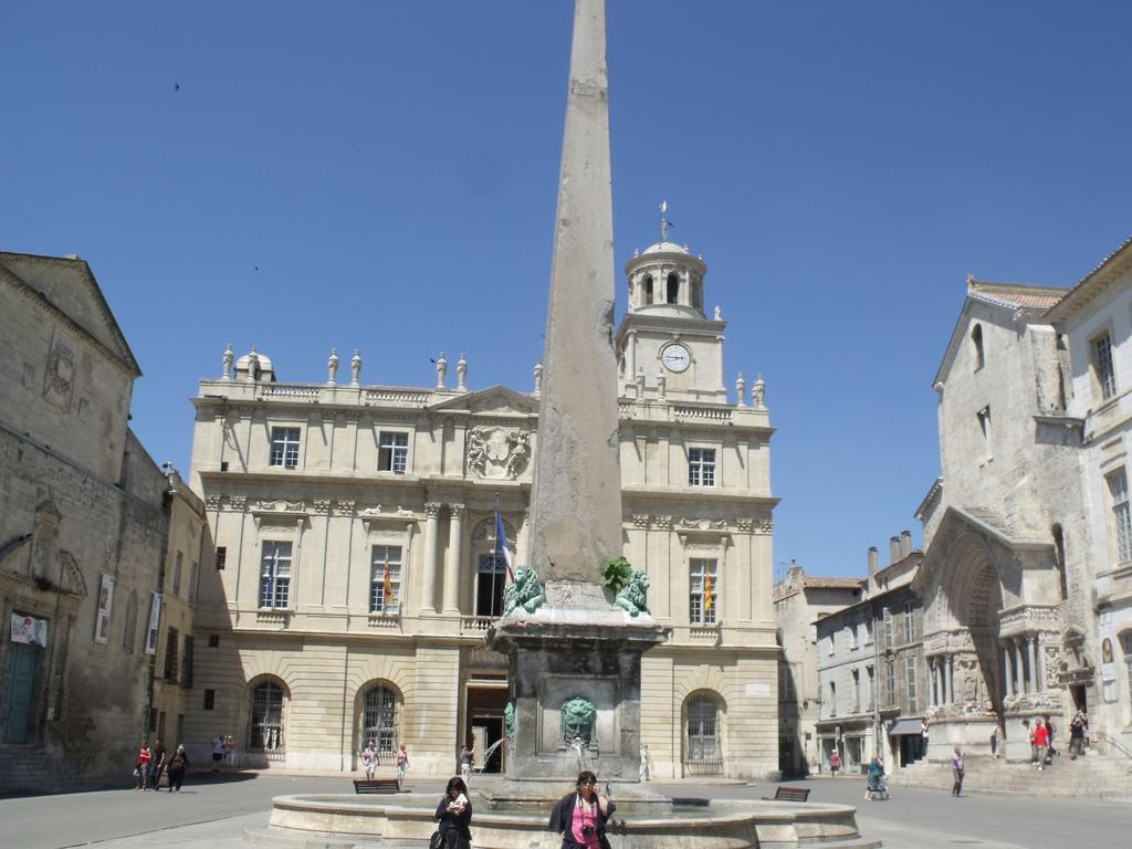 Entre Nimes Et Arles Villa Bellegarde  Exterior photo